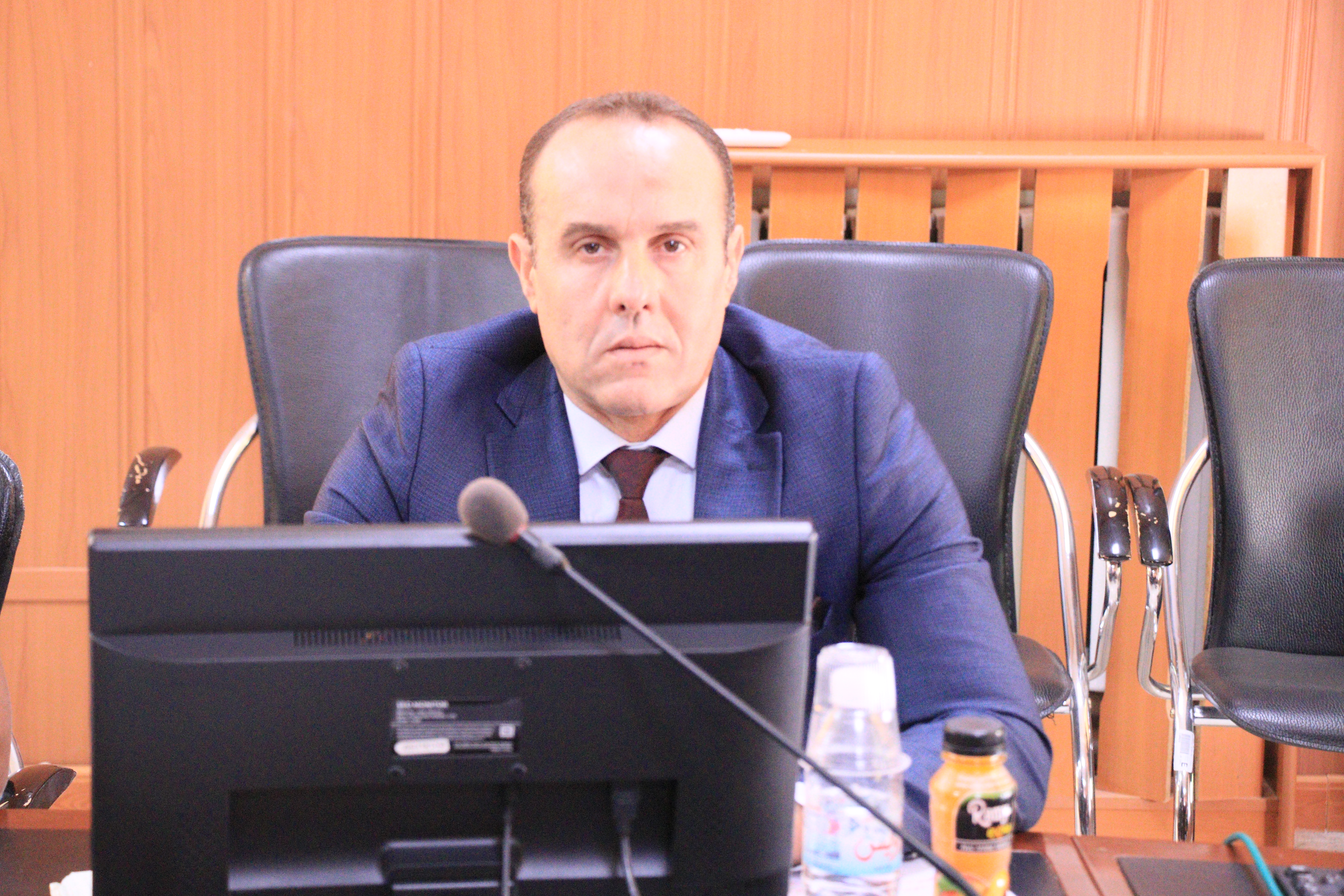 عقد صبيحة اليوم الجمعة 12سبتمبر 2025 البروفيسور طارق بورجيبة نائب مدير الجامعة للتكوين العالي في الطور الثالث و التأهيل الجامعي والبحث العلمي، وكذا عضو اللجنة الوطنية لترقية مرئية وتصنيف مؤسسات التعليم العالي والبحث العلمي اجتماعاً خاصاً عن بعد مع خبراء من المؤسسة البريطانية العالمية المتخصصة في التعليم العالي و المعروفة على نحو خاص بإصدار واحد من أرقى التصنيفات للجامعات بالعالم. QS Ranking و QSArab Region Ranking. 🟢و كان اللقاء حصرياً و في إطار دراسة تحليلية خاصة بجامعة 8ماي1945 قالمة، نوقشت فيه عدة نقاط مهمة حول الموضوع، وذلك بهدف تحديد استراتيجية فعالة و ضمان الجهود المستمرة لتعزيز مكانة و تصنيف جامعة 8ماي 1945 قالمة ⚪يُذكر ان جامعة 8ماي 1945 قالمة مصنفة حالياً ثانياً وطنيا بذات التصنيف الخاص بالمنطقة العربية @ QS Arab Region University Ranking 2025 “